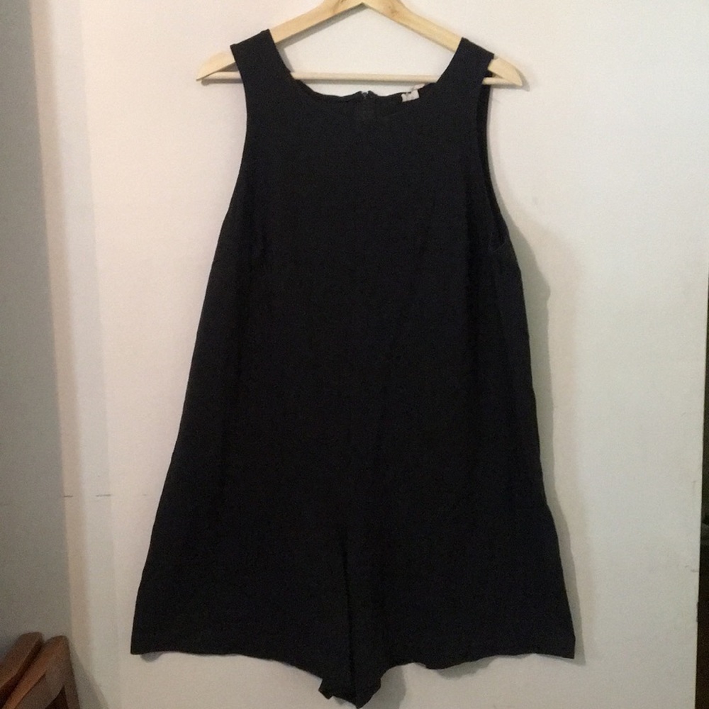 🌟🌟HP 6/16/18➕Vintage Black Romper🌟🌟
